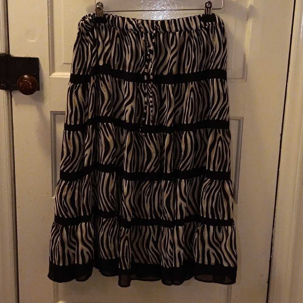 Alfred Dunner 16 zebra stripped skirt